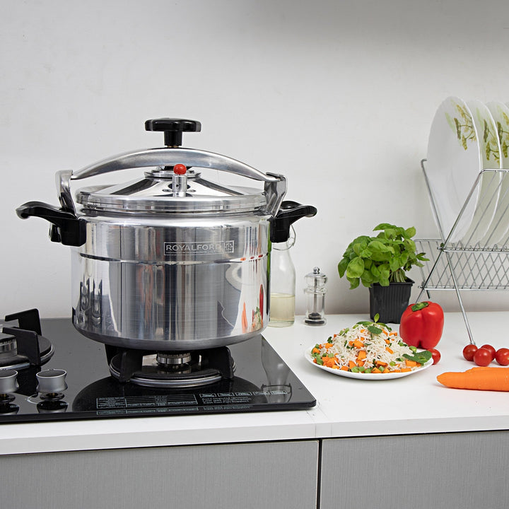 11Litre Aluminium Pressure Cooker - Lightweight & Durable - Souk Al RasPressure Cookers & Canners