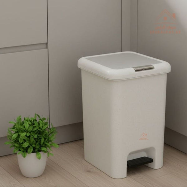 20L Pedal Bin | Durable Plastic Trash Can with Lid | Ideal for Kitchen, Bathroom & Outdoor Use - Souk Al Ras
