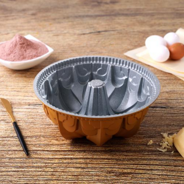 Crown Cake Mould - Aluminium - Non-Stick Coating 24Cm