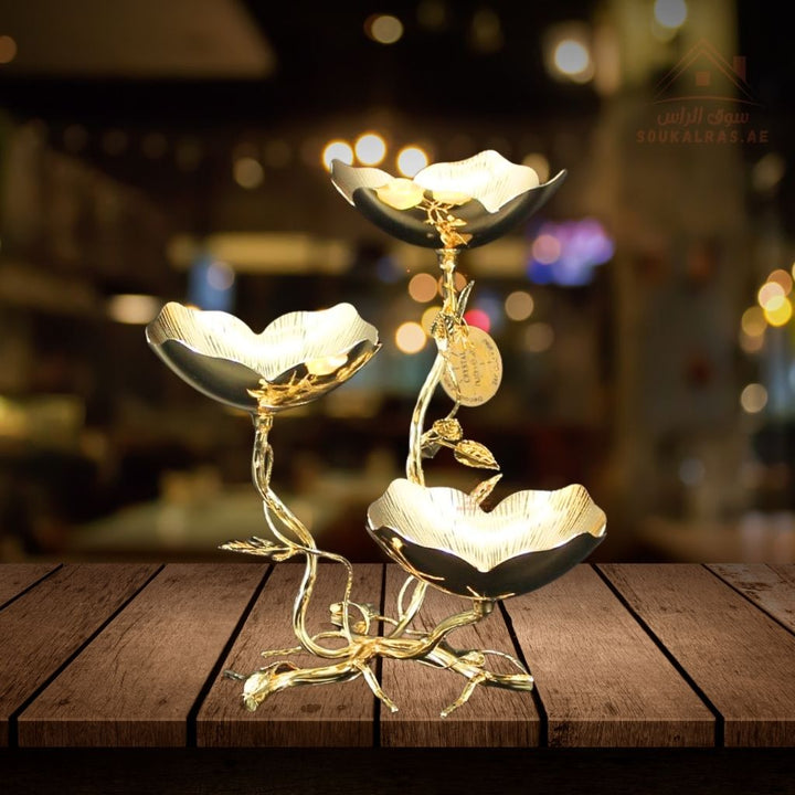 حامل حلويات تقديم فاخر 3 طبقات بتصميم زهور | متوفر باللون الذهبي والفضي | مثالي للفاكهة، التمور، الحلويات، الشوكولاتة وغيرها