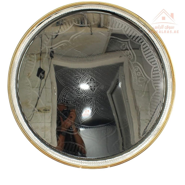 صينية تقديم فاخرة بنقش محفور | لمسة راقية باللون الذهبي والفضي | مثالية للضيافة وتقديم القهوة والشاي | سهلة التنظيف ولا يتغير لونها بسهولة