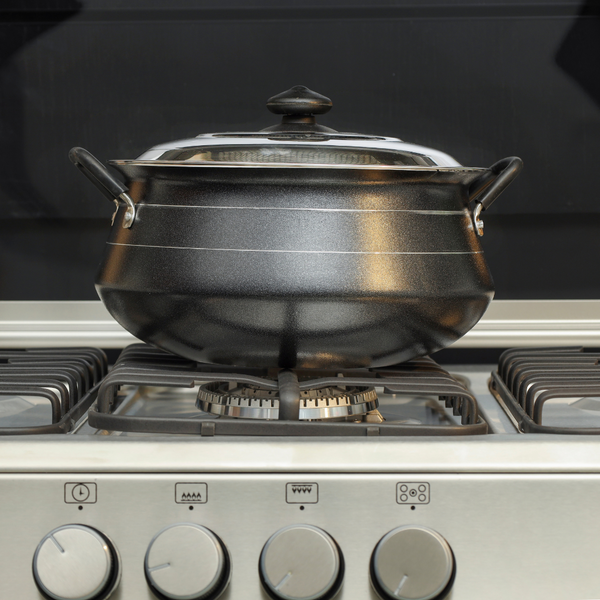 Non-Stick Round Aluminium Handi Casserole with Lid Black 33.5cm