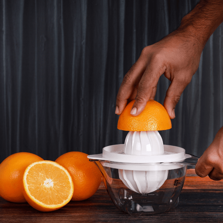 Citrus Manual Juicer - Healthy & Easy to Use - Clean Citrus Juicer 625ML - Souk Al RasKitchen Accessories