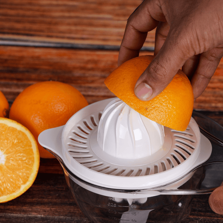 Citrus Manual Juicer - Healthy & Easy to Use - Clean Citrus Juicer 625ML - Souk Al RasKitchen Accessories