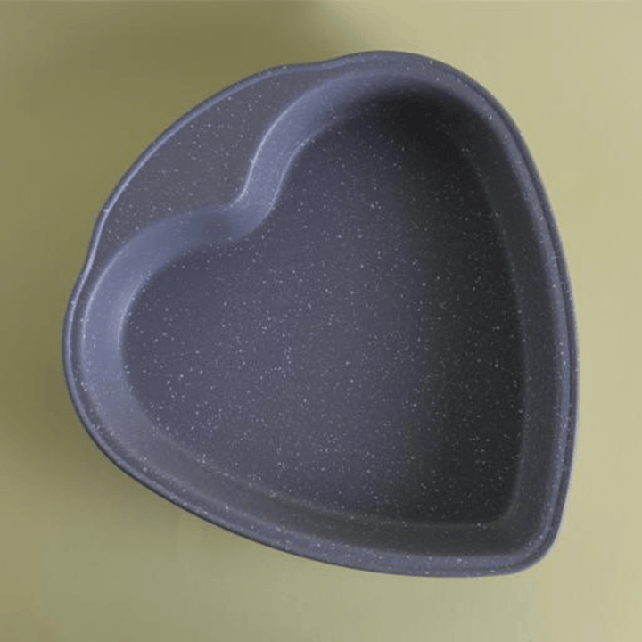 Heart Shape Cake Baking Tin - Non - Stick - Souk Al RasBakeware