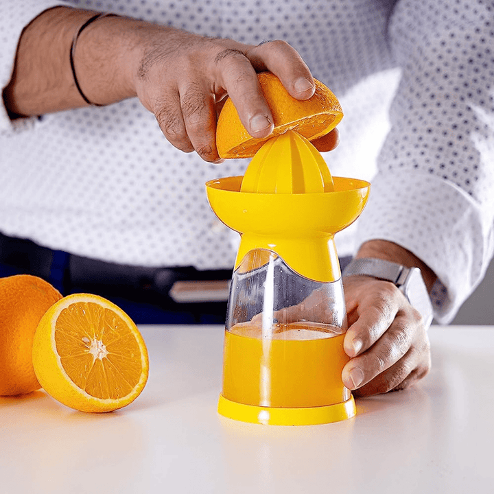 Lemon Squeezer With Sprayer, Multi - Colour - Souk Al RasKitchen Accessories