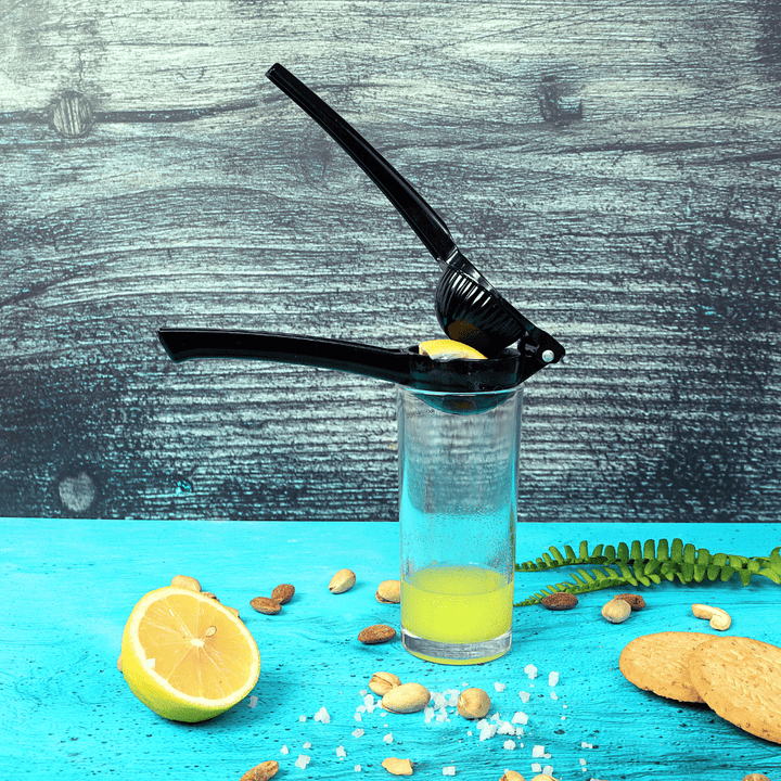 Plastic Lemon Squeezer - Manual Juicer Citrus Lemon Squeezer, Fruit Juicer Lime Press - Souk Al RasKitchen Accessories