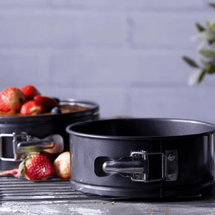 2PCS Non - Stick Springform Cake Pan - Tin with Loose Base - Souk Al RasBakeware