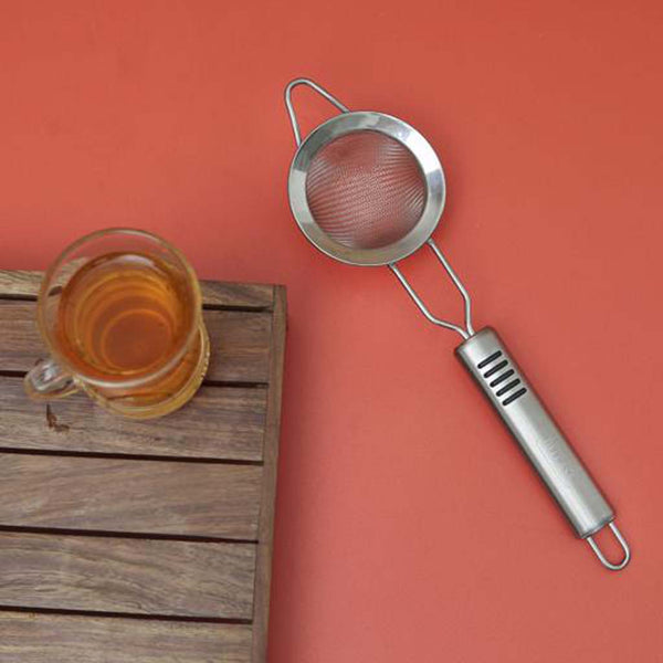 مصفاة شاي وكوكتيل من الستانلس ستيل مقاس 10 سم - منخل مثالي للشاي والكوكتيلات والدقيق والسكر والتوابل والأعشاب