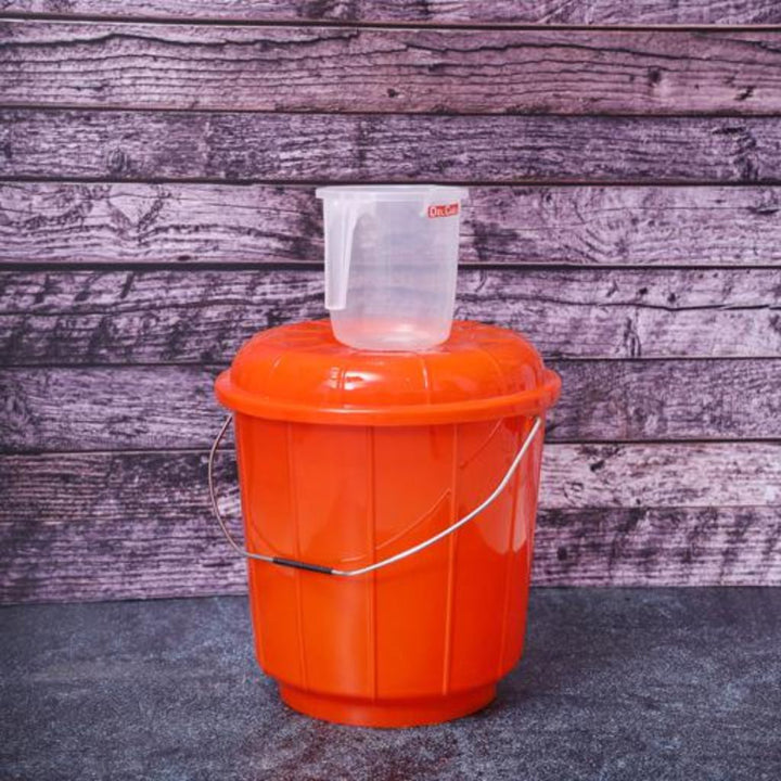 DELCASA 18 Liter Plastic Bucket with Lid and Strong Handle - Red