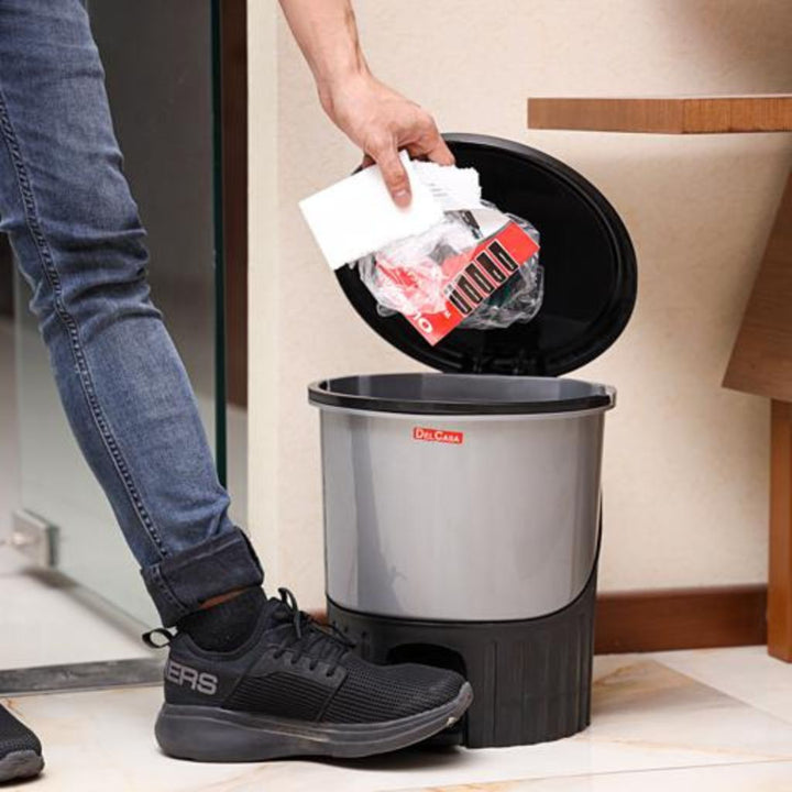 DELCASA Hands-Free Pedal Garbage Can - 12L