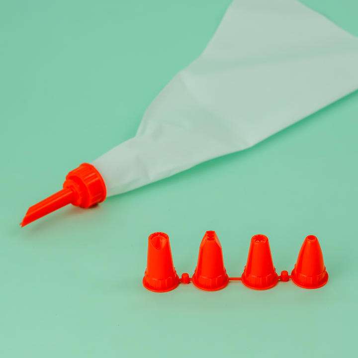 PVC Icing Bag with 5 Different Nozzles