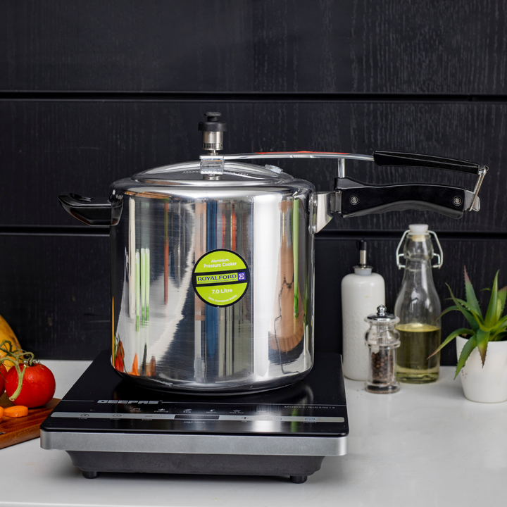 ROYALFORD Aluminium Pressure Cooker| Extra Gasket, Safety Valve | Durable, Comfortable Handles | Steaming, Cooking. 7L