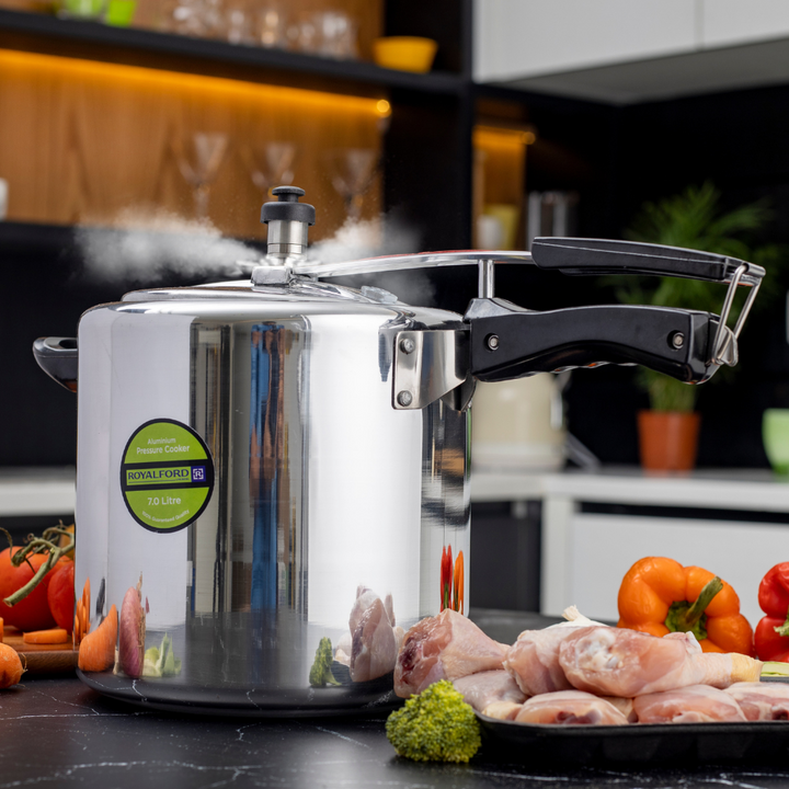 ROYALFORD Aluminium Pressure Cooker| Extra Gasket, Safety Valve | Durable, Comfortable Handles | Steaming, Cooking. 7L