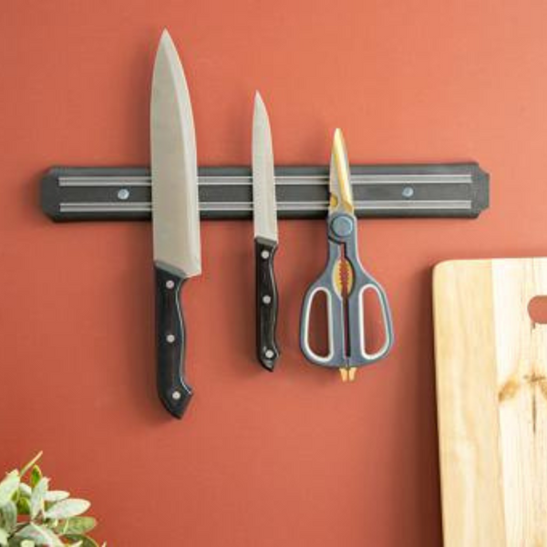 ROYALFORD Magnetic Knife Holder - Wall-Mounted Knife Rack