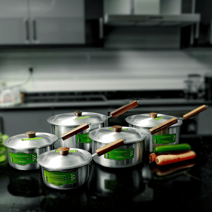 Aluminium Saucepan Set with Wooden Handle 10Pcs (16cm, 19cm, 21cm, 23cm, 26cm) - Souk Al RasCookware Sets