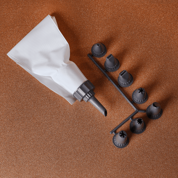Cake Decorating Icing Bag with Nozzles, Cake Decorating Supplies Kit - Souk Al RasDecorating Tools & Accessories