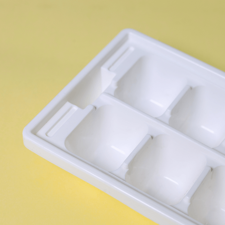 Square Ice Tray 12 compartments - Souk Al RasKitchen Accessories