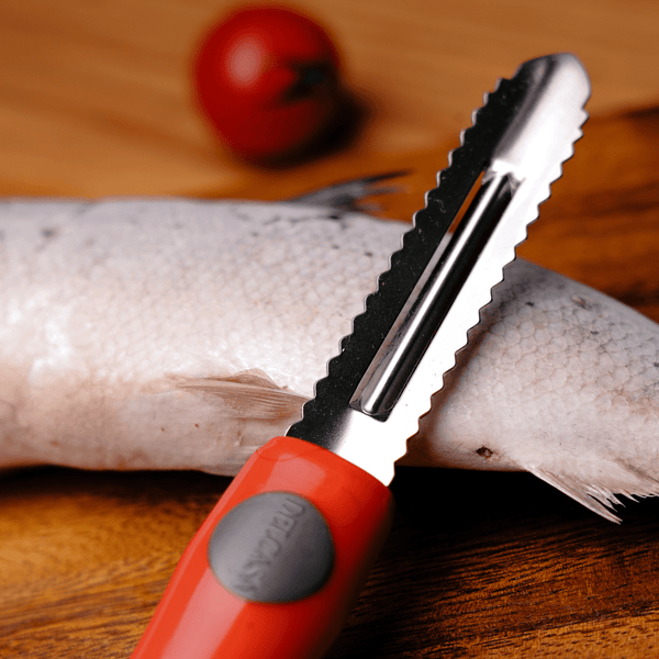 Stainless Steel Swivel Peeler with Elegant Design and PP Handle - Souk Al RasCooking Utensils