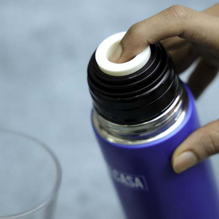 Vacuum Bottle 500ml, Stainless Steel Double Wall, Portable & Leak - Proof, for Hot & Cold Drinks, Ideal for Camping, Hiking. - Souk Al RasWater Bottles